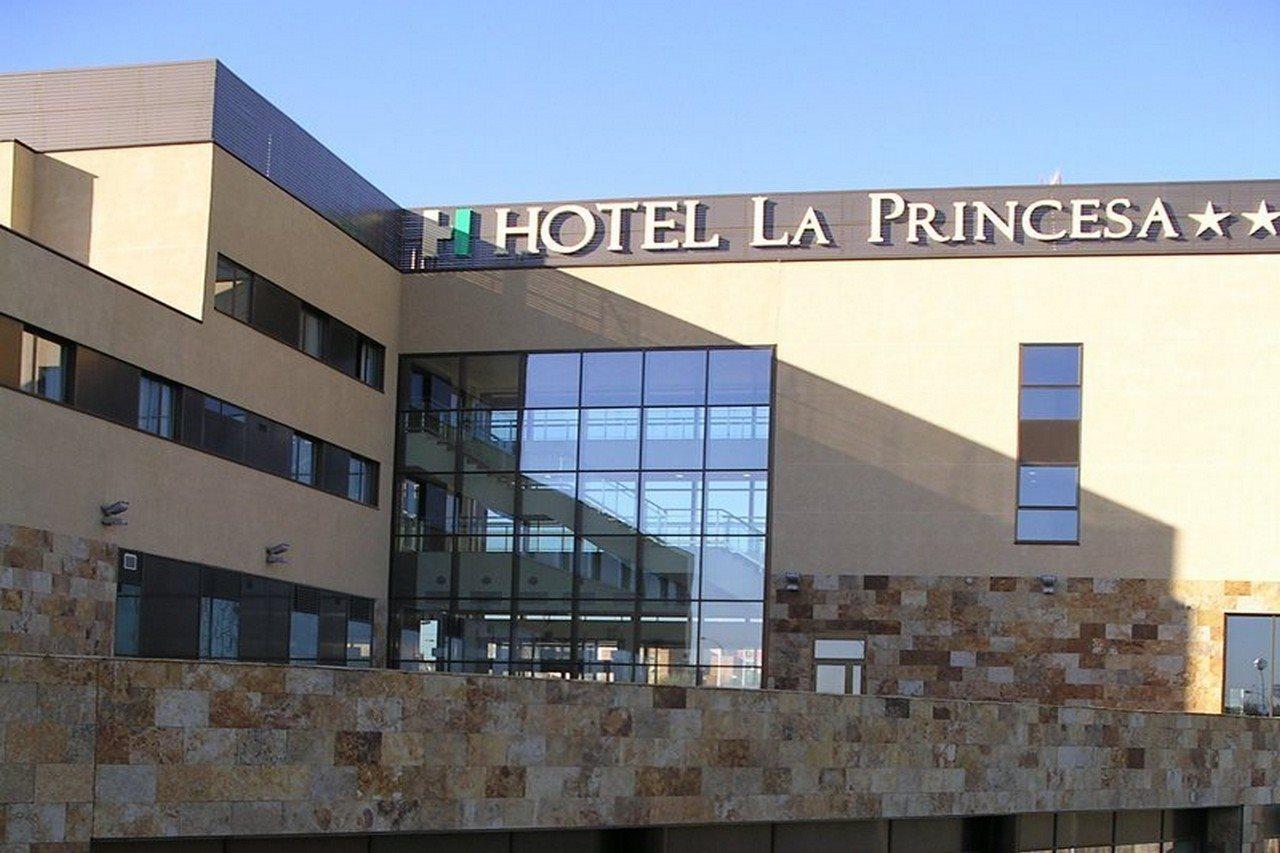 Checkin La Princesa Alcorcon Bagian luar foto